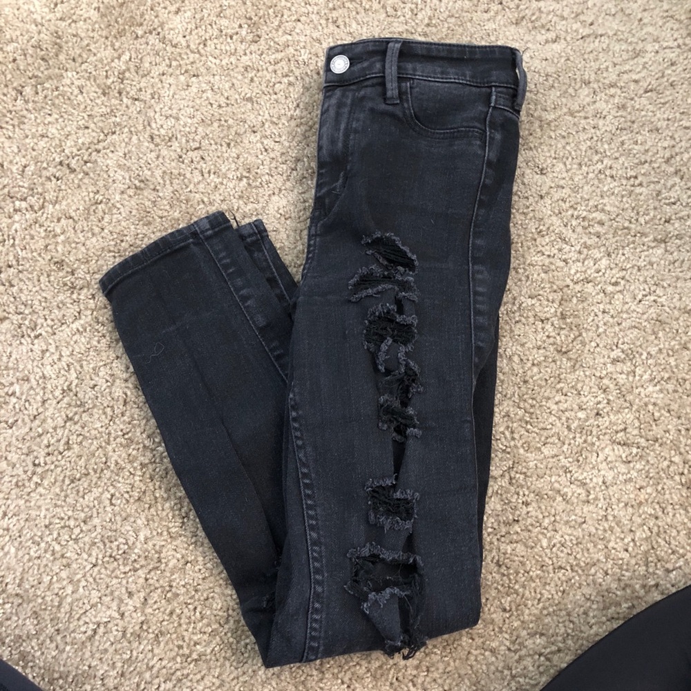Black destroyed jeans